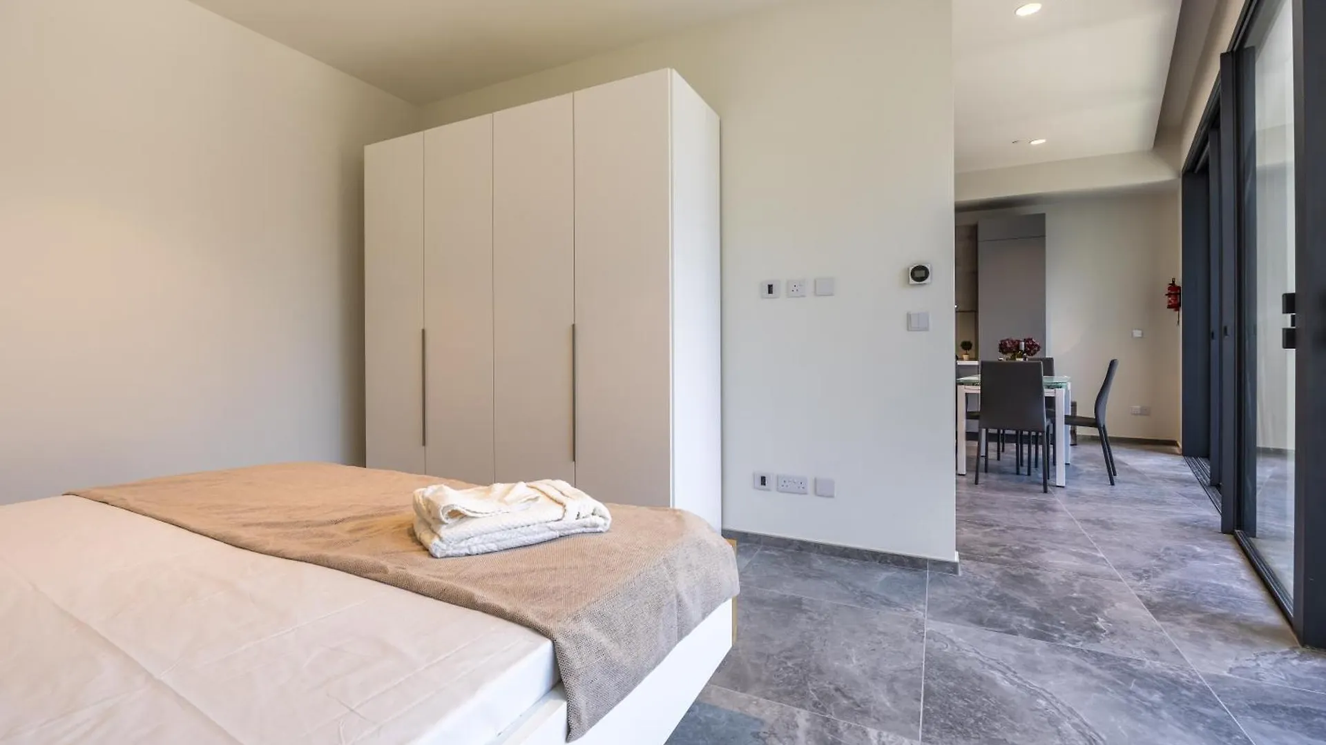 Piazza Panorama In The Island'S Tallest Landmark Saint Julian's Apartment